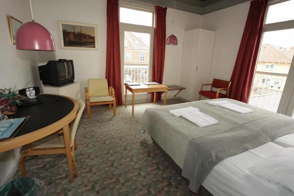 Hotel Gilleleje Strand Екстер'єр фото